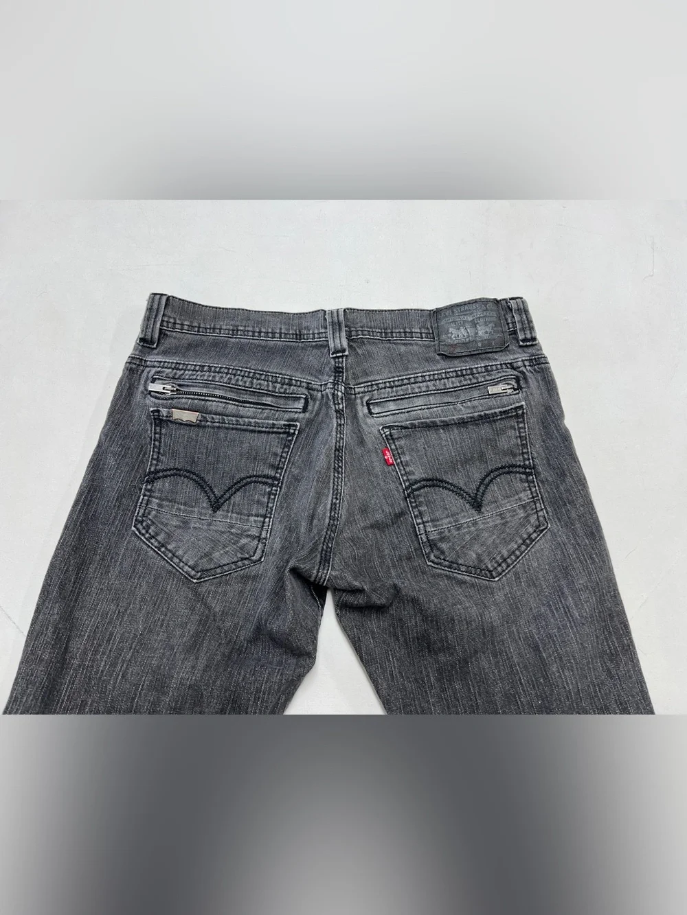 Levi’s 511 Slim Gray Distressed Jeans Zipper Back Pockets 34x30